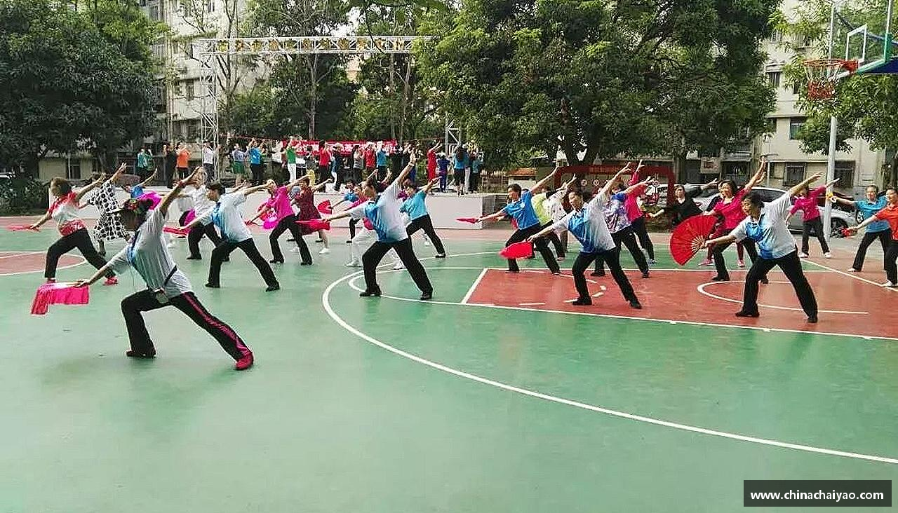 拼尽全力，超越自己。